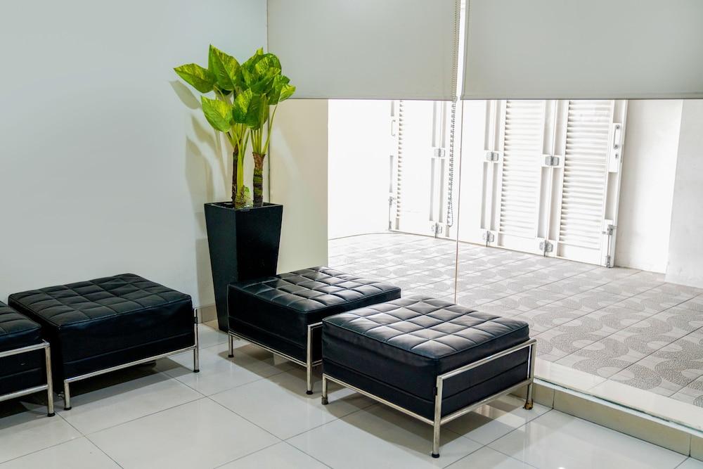 Legreen Suite Gatot Subroto Jakarta Exterior photo