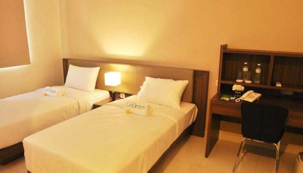 Legreen Suite Gatot Subroto Jakarta Exterior photo